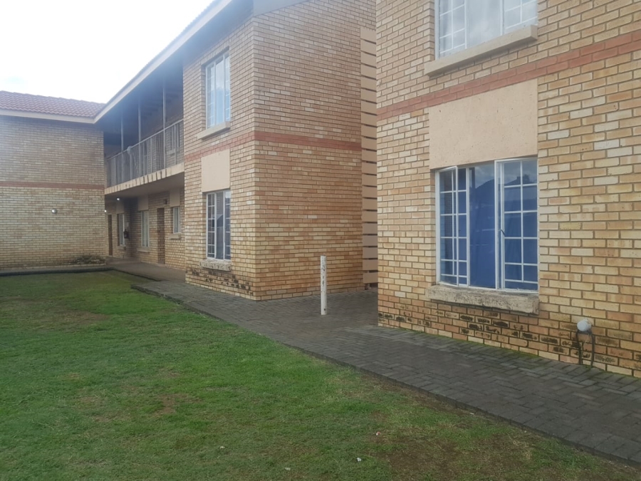 2 Bedroom Property for Sale in Waterval East North West